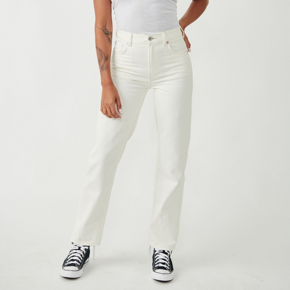 Pacifica Straight Leg Jean - Dust It Off White